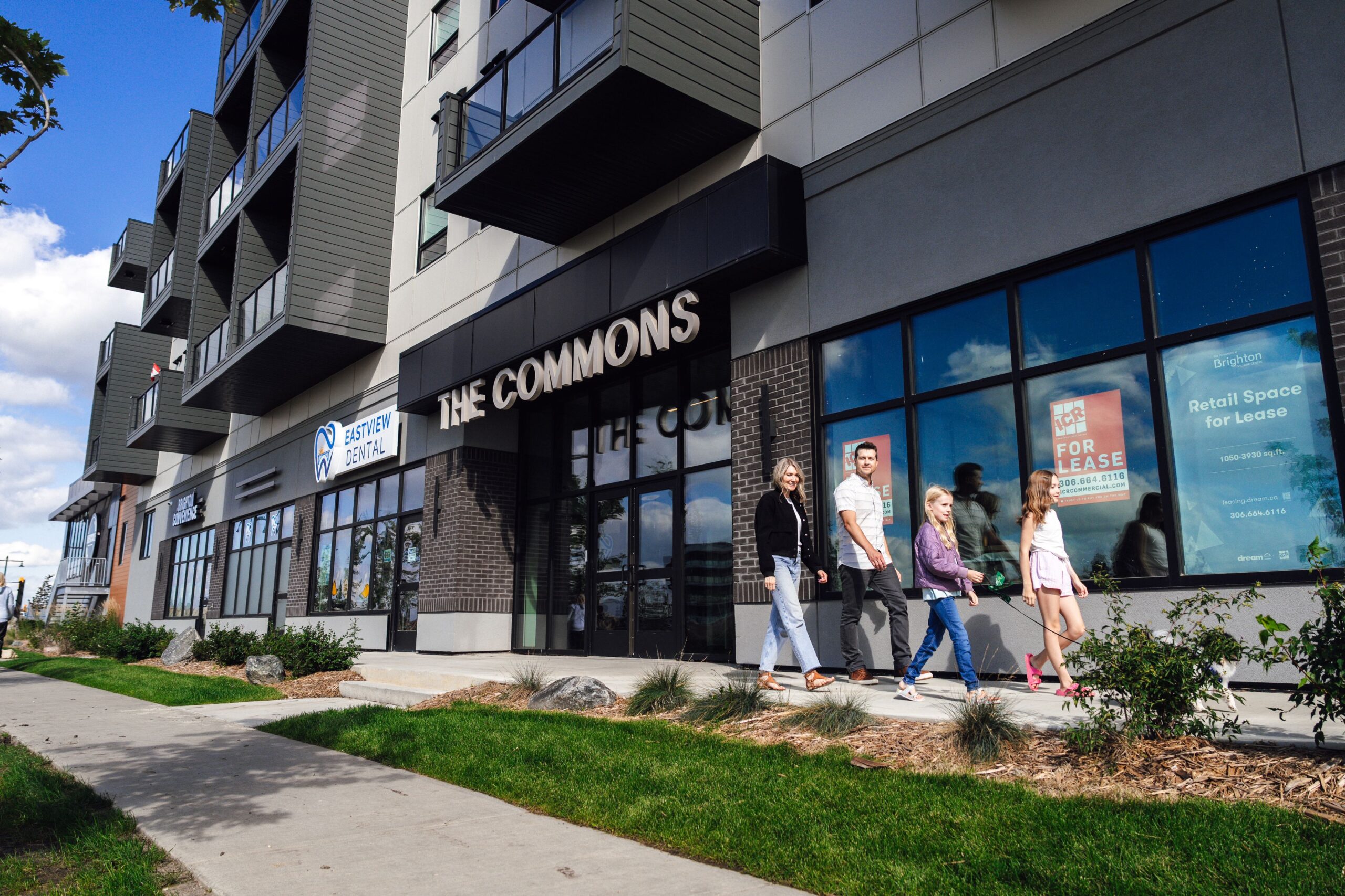 Rental property building with a triangle parallaxing around the border